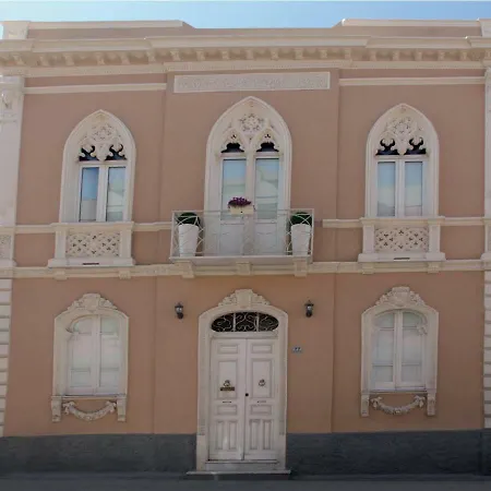 לינה וארוחת בוקר La Peonia Boutique